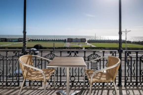 Spectacular sea views! Stylish apt with balcony